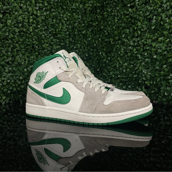 Jordan Other - Nike Air Jordan 1 Mid SE White Pine Green Light Smoke Grey Size 9.5